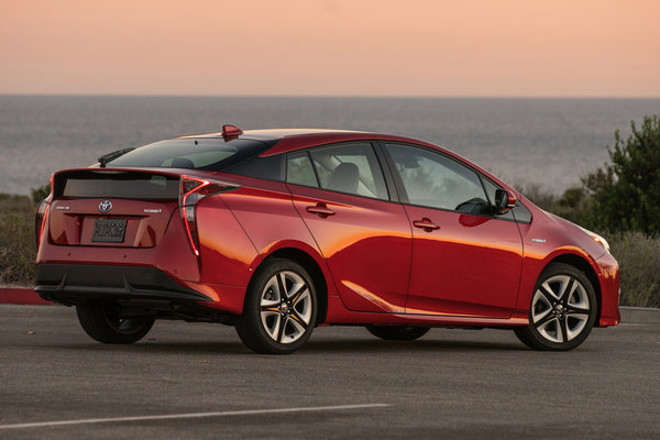 2016 Toyota Prius Four Touring