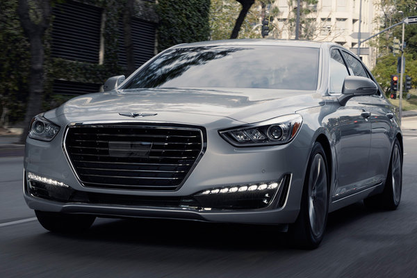 2017 Genesis G90