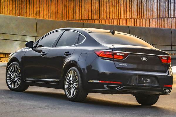 2017 Kia Cadenza