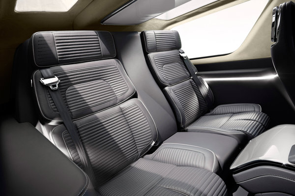 2016 Lincoln Navigator Interior