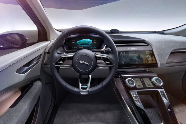 2016 Jaguar I-Pace Instrumentation