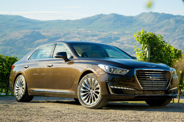 2017 Genesis G90