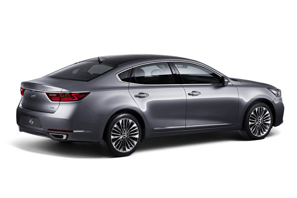 2017 Kia Cadenza