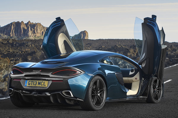 2017 McLaren 570GT