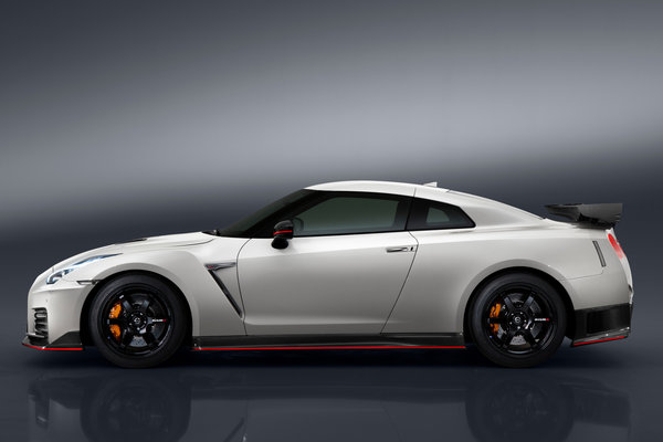 2017 Nissan GT-R NISMO