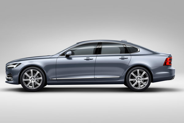 2017 Volvo S90