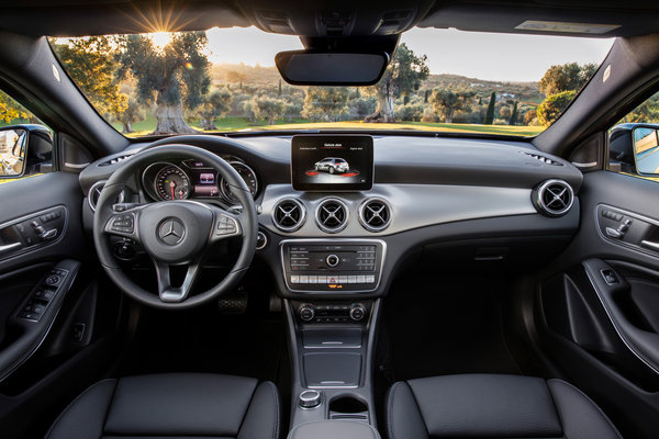 2018 Mercedes-Benz GLA-Class GLA250  Interior