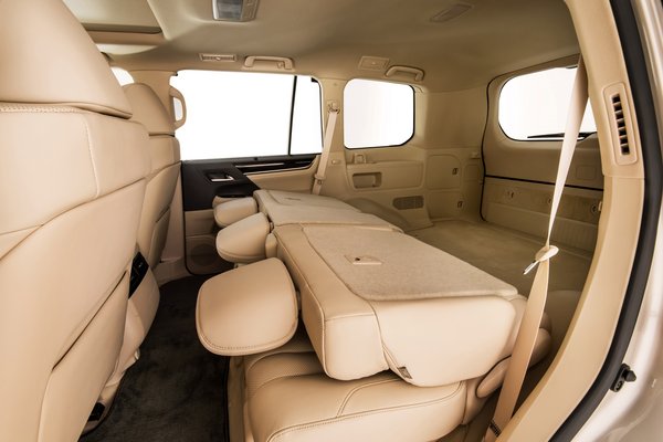 2018 Lexus LX 570 2 row Interior