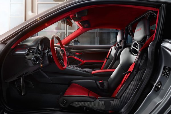 2018 Porsche 911 GT2 RS Interior