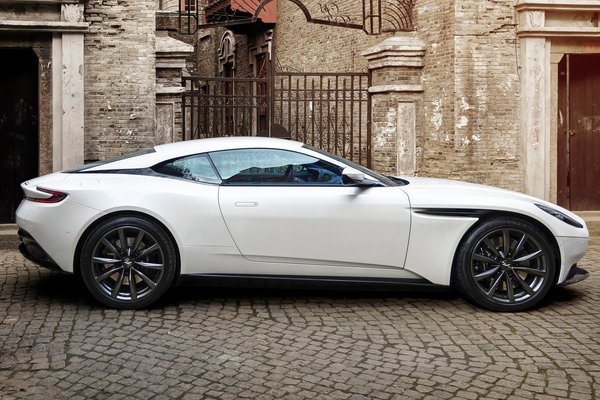 2018 Aston Martin DB11 V8