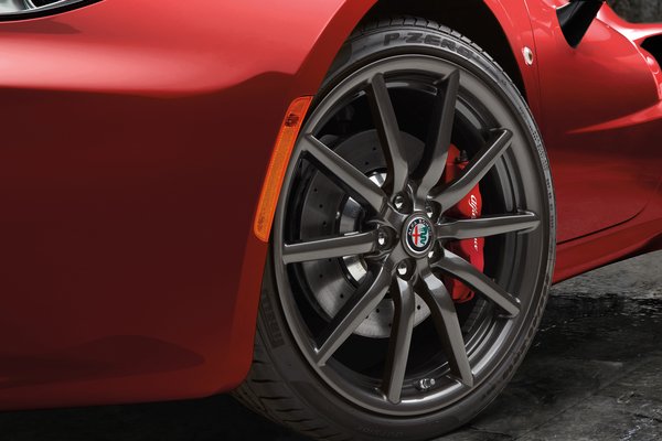 2018 Alfa Romeo 4C Spider Wheel