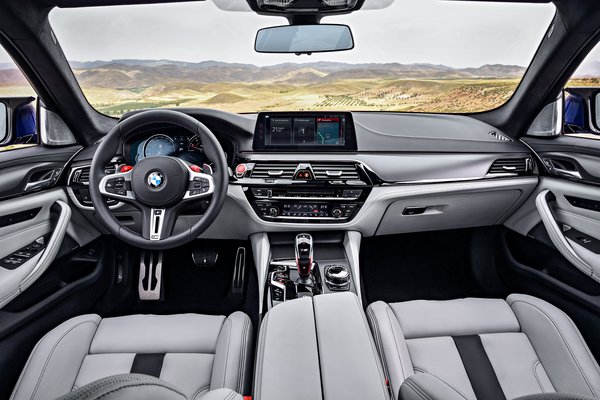 2018 BMW 5-Series M5 sedan Interior