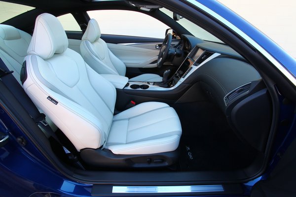 2018 Infiniti Q60 Interior