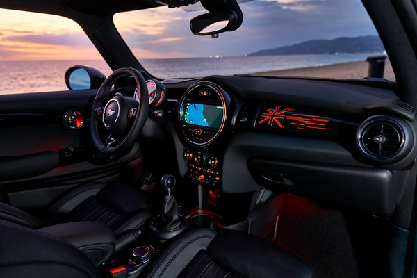 2019 Mini Hardtop Interior