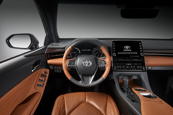 2019 Toyota Avalon Limited Hybrid Instrumentation