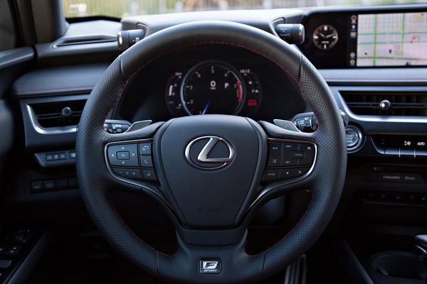 2019 Lexus UX Instrumentation