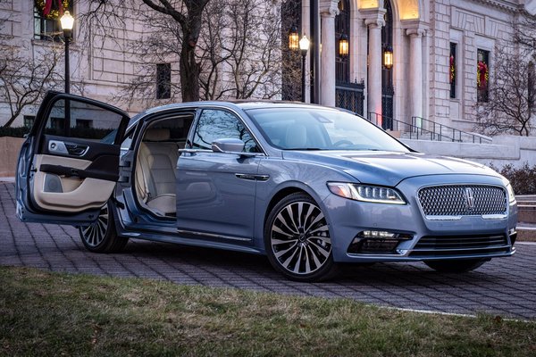 2019 Lincoln Continental Coach Door