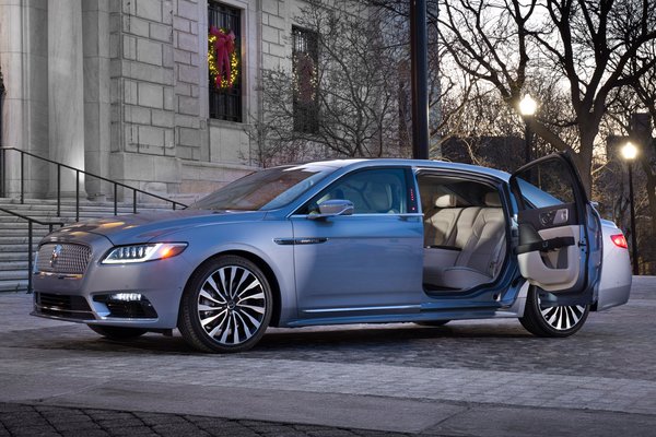 2019 Lincoln Continental Coach Door