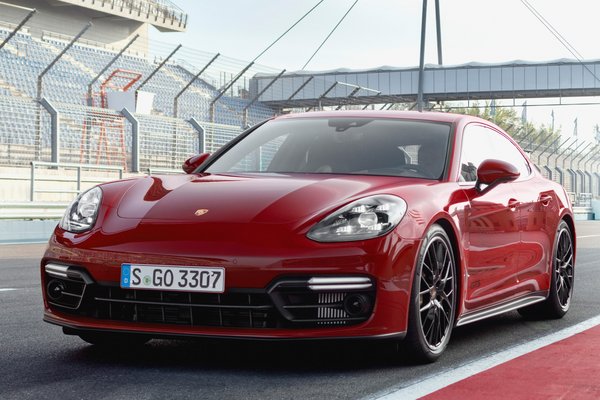 2019 Porsche Panamera GTS