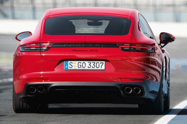 2019 Porsche Panamera GTS