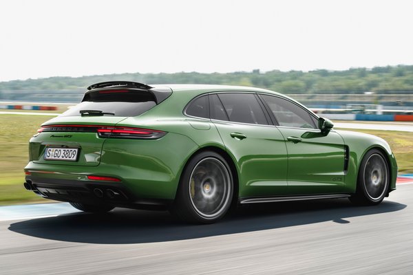 2019 Porsche Panamera Sport Turismo GTS