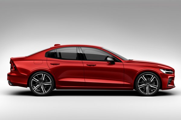 2019 Volvo S60 R-Design