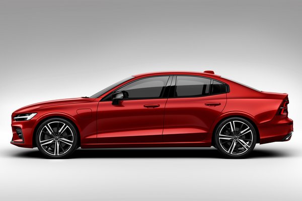 2019 Volvo S60 R-Design