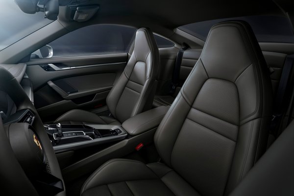 2020 Porsche 911 Carrera 4 Coupe Interior