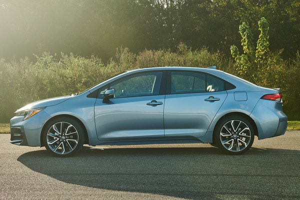 2020 Toyota Corolla XSE sedan