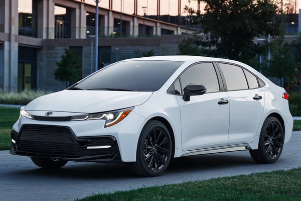 2020 Toyota Corolla sedan Nightshade edition