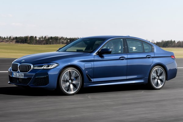 2021 BMW 5-Series 530e sedan