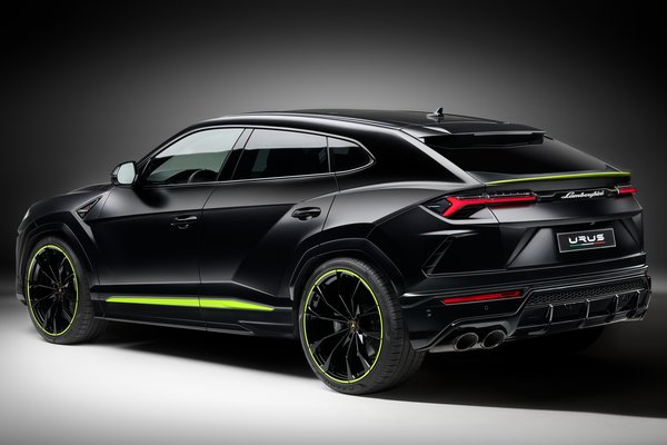 2021 Lamborghini Urus Graphite Capsule