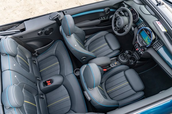 2021 Mini Convertible Sidewalk edition Interior