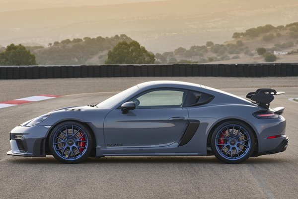 2022 Porsche 718 Cayman GT4 RS