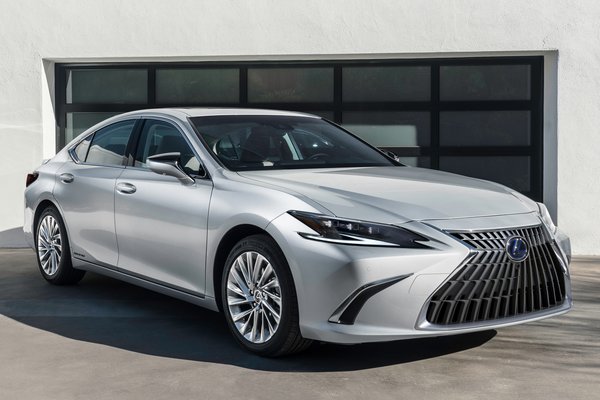 2022 Lexus ES 300h