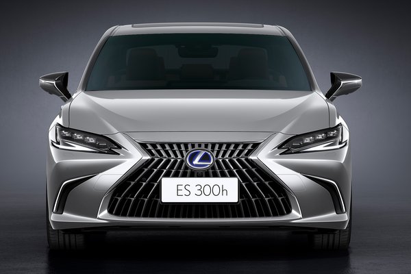 2022 Lexus ES 300h