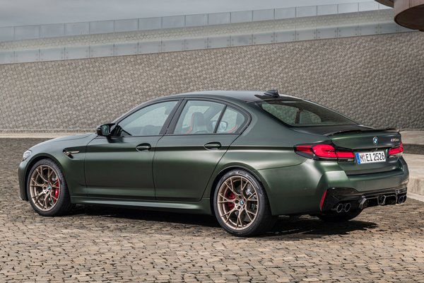 2022 BMW 5-Series M5 CS