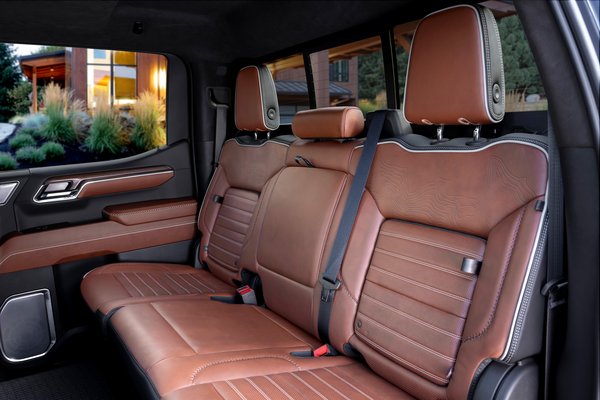 2022 GMC Sierra 1500 Denali Crew Cab Interior