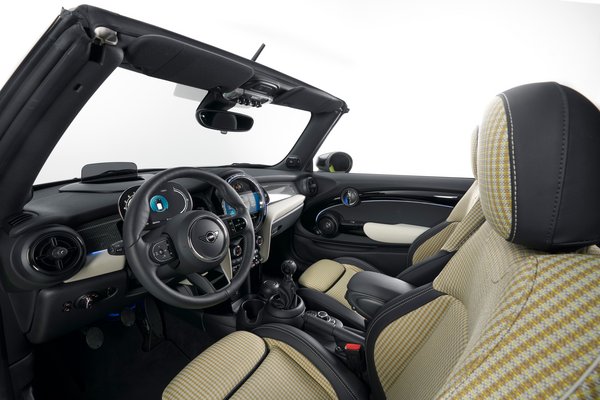 2022 Mini Cooper S Convertible Interior