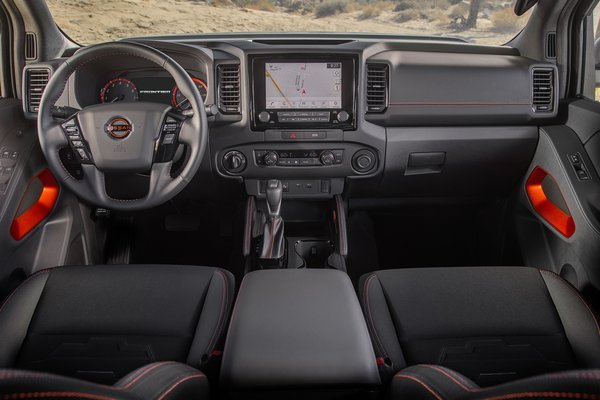 2022 Nissan Frontier Crew Cab Interior