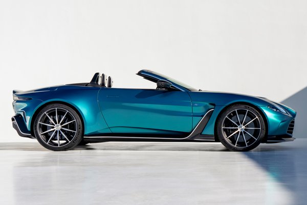 2023 Aston Martin Vantage V12 Roadster