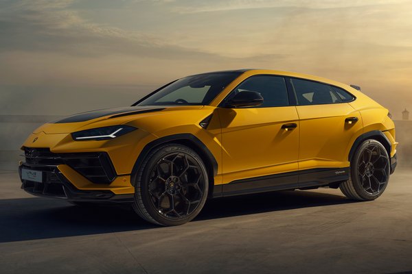 2023 Lamborghini Urus Performante