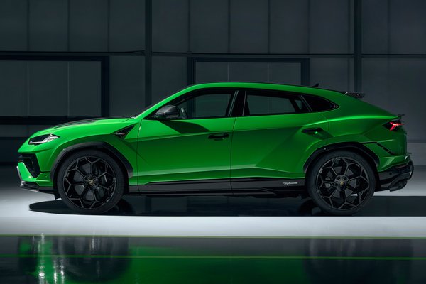 2023 Lamborghini Urus Performante