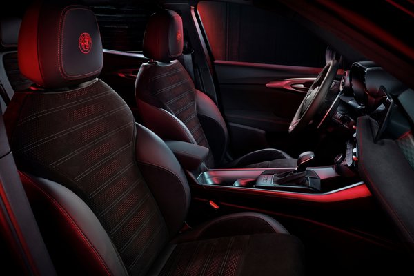 2024 Alfa Romeo Tonale Interior