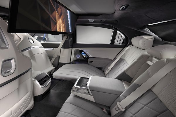 2023 BMW 7-Series i7 xDrive60 Interior