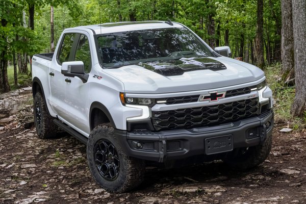 2023 Chevrolet Silverado ZR2 Bison