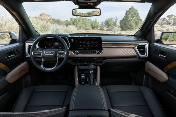 2023 GMC Canyon Denali Interior