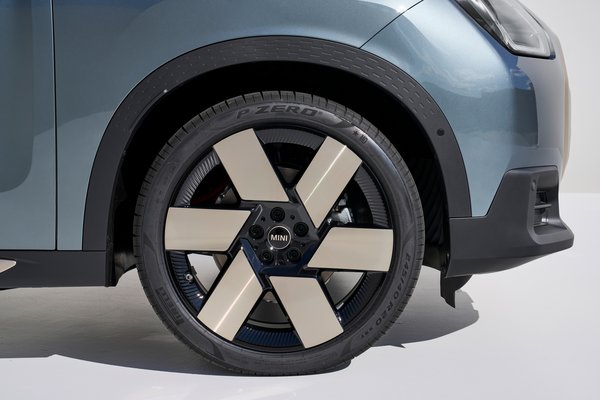 2025 Mini Countryman Electric Wheel