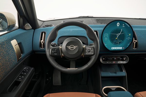 2025 Mini Countryman Electric Instrumentation