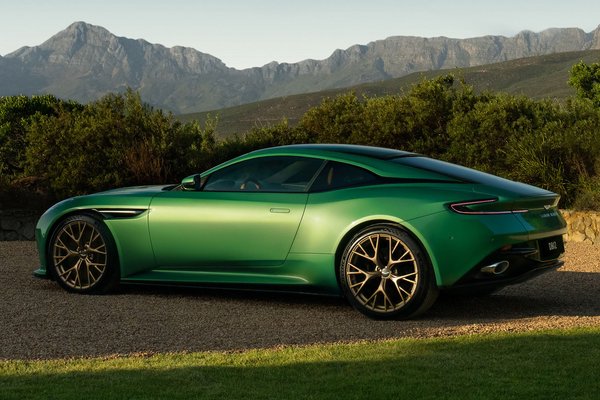 2024 Aston Martin DB12